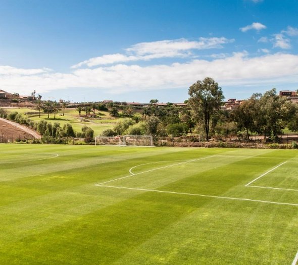 ¡dale unos toques a la pelota! Salobre Hotel Resort & Serenity Maspalomas