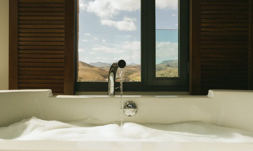 Suite deluxe panoramic view con rooftop y jacuzzi Salobre Hotel Resort & Serenity Maspalomas Suite deluxe panoramic view con rooftop y jacuzzi Salobre Hotel Resort & Serenity Maspalomas